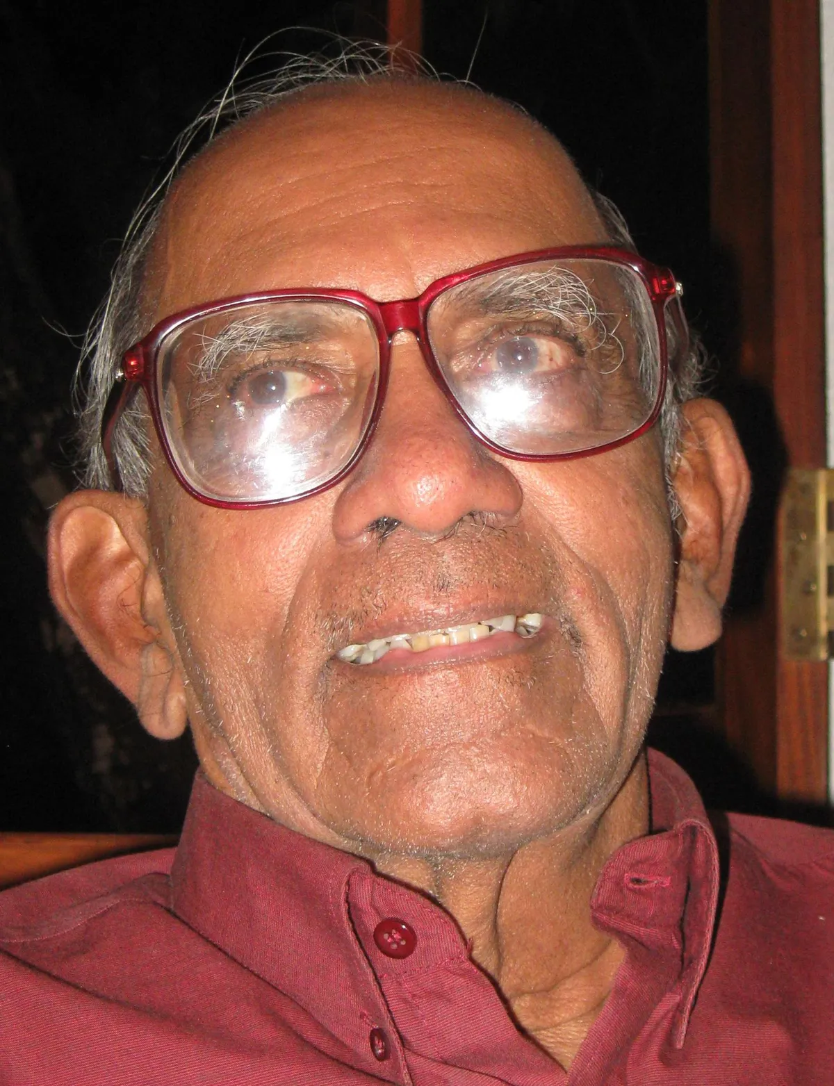 Porträt von Nihal Seneviratne (1934–2026) – Gedenkseite