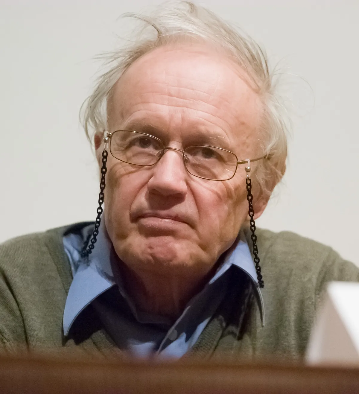 Porträt von Anthony James Leggett (1938–2026) – Gedenkseite