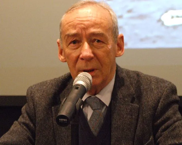 Portrait of Andrzej Paczkowski (1938–2026) – memorial page