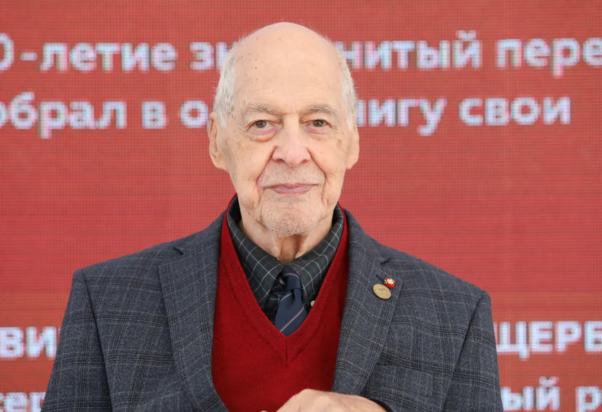 Portrait of Yevgeny Solonovich (1933–2026) – memorial page