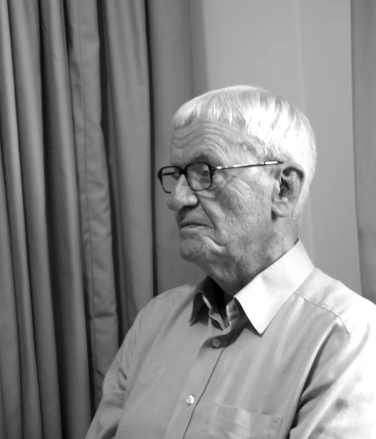 Portrait of Arnold Whittall (1935–2026) – memorial page
