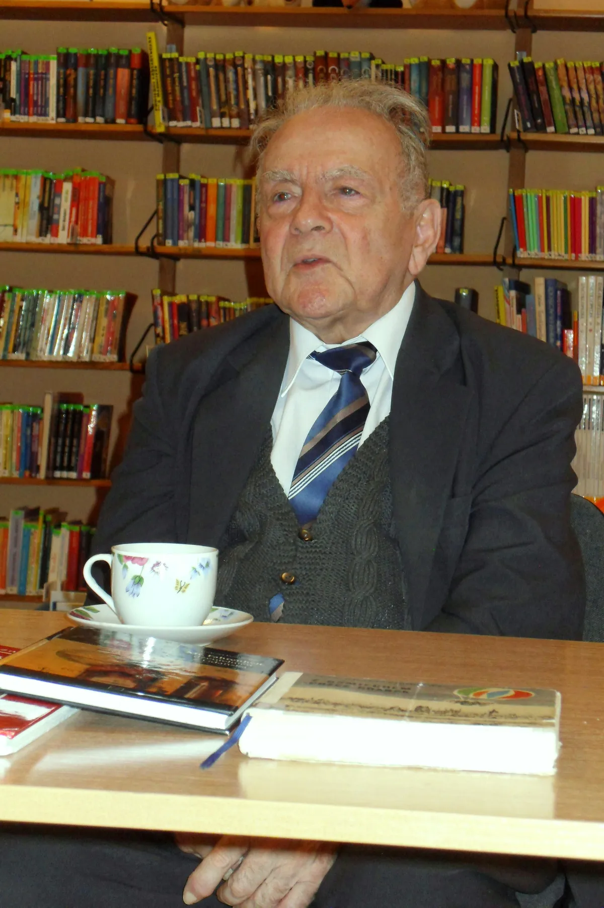 Porträt von Andrzej Januszajtis (1928–2026) – Gedenkseite