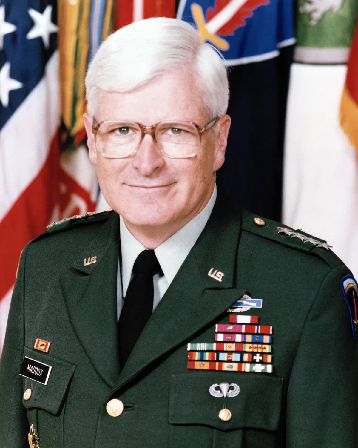 Porträt von David M. Maddox (1938–2026) – Gedenkseite