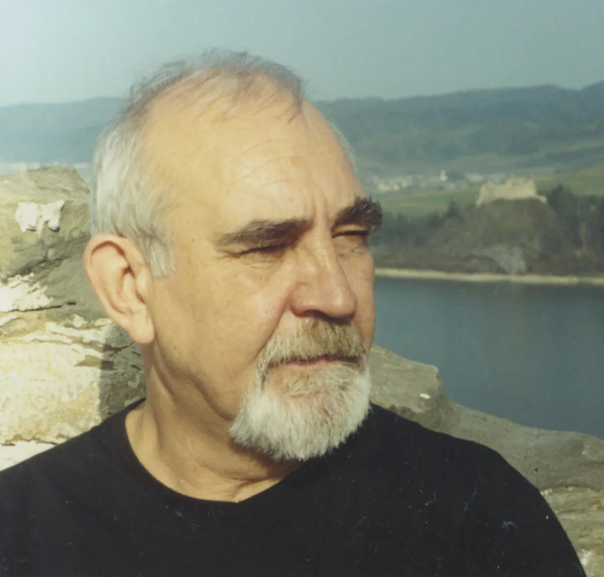 Porträt von Wojciech Gryniewicz (1946–2026) – Gedenkseite