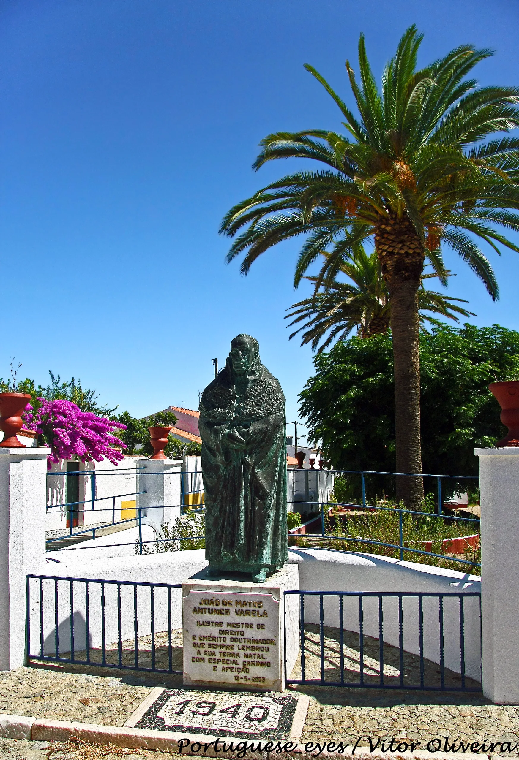 Porträt von João de Matos Antunes Varela (1919–2005) – Gedenkseite