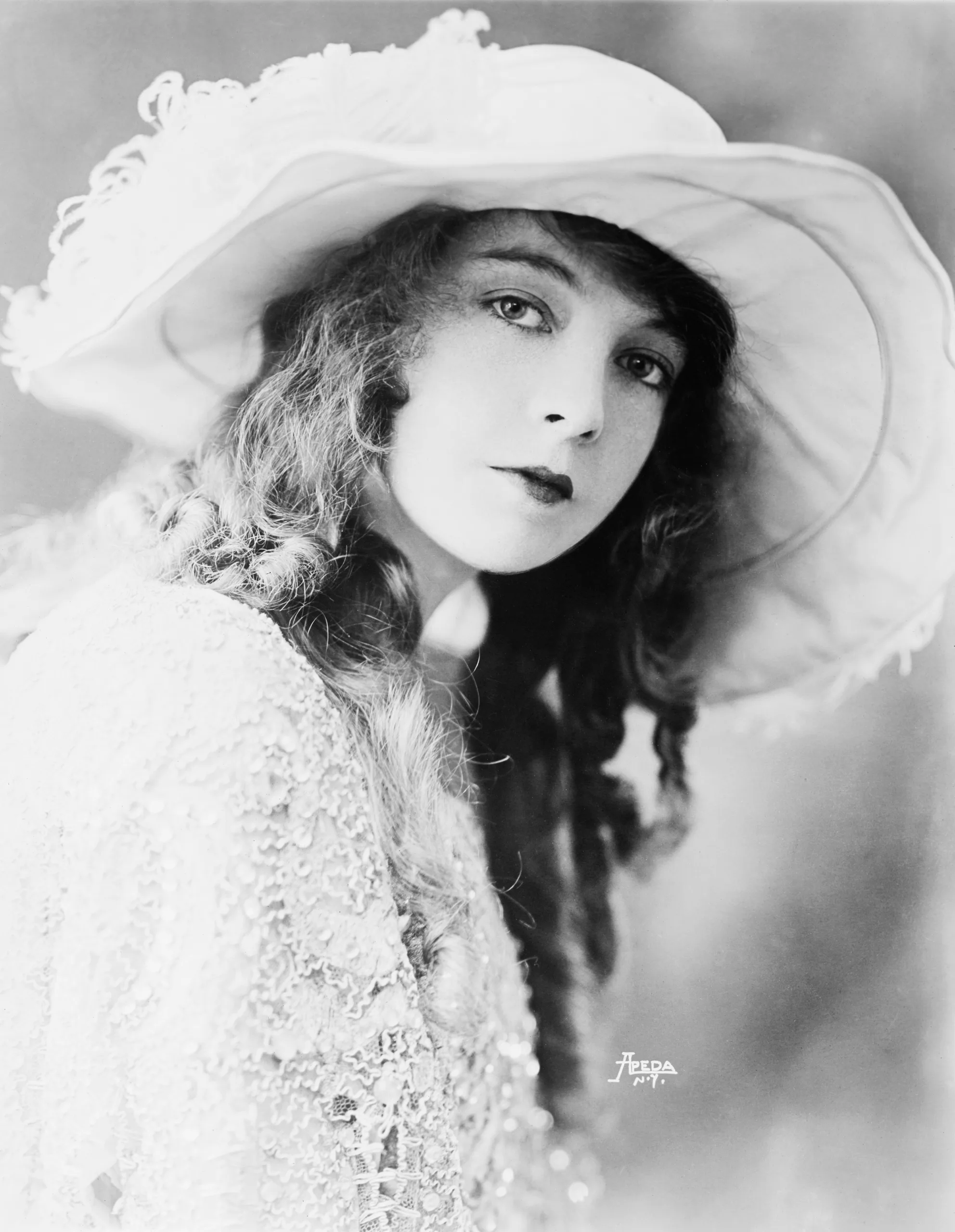Porträt von Lillian Gish (1893–1993) – Gedenkseite