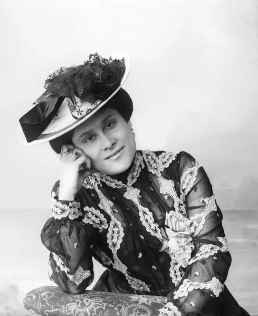 Porträt von Ângela Pinto (1869–1925) – Gedenkseite