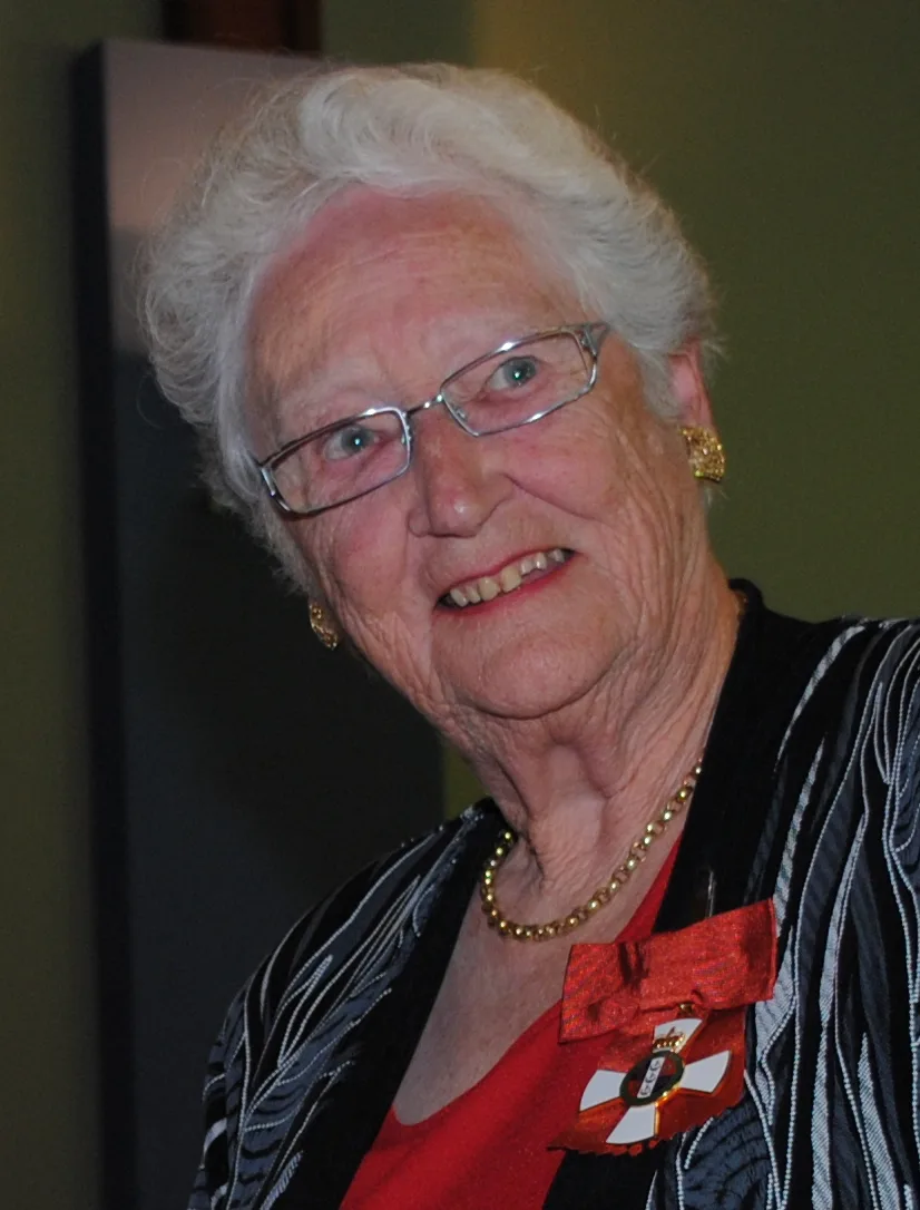 Portrait of Janet Clews (1933–2025) – memorial page