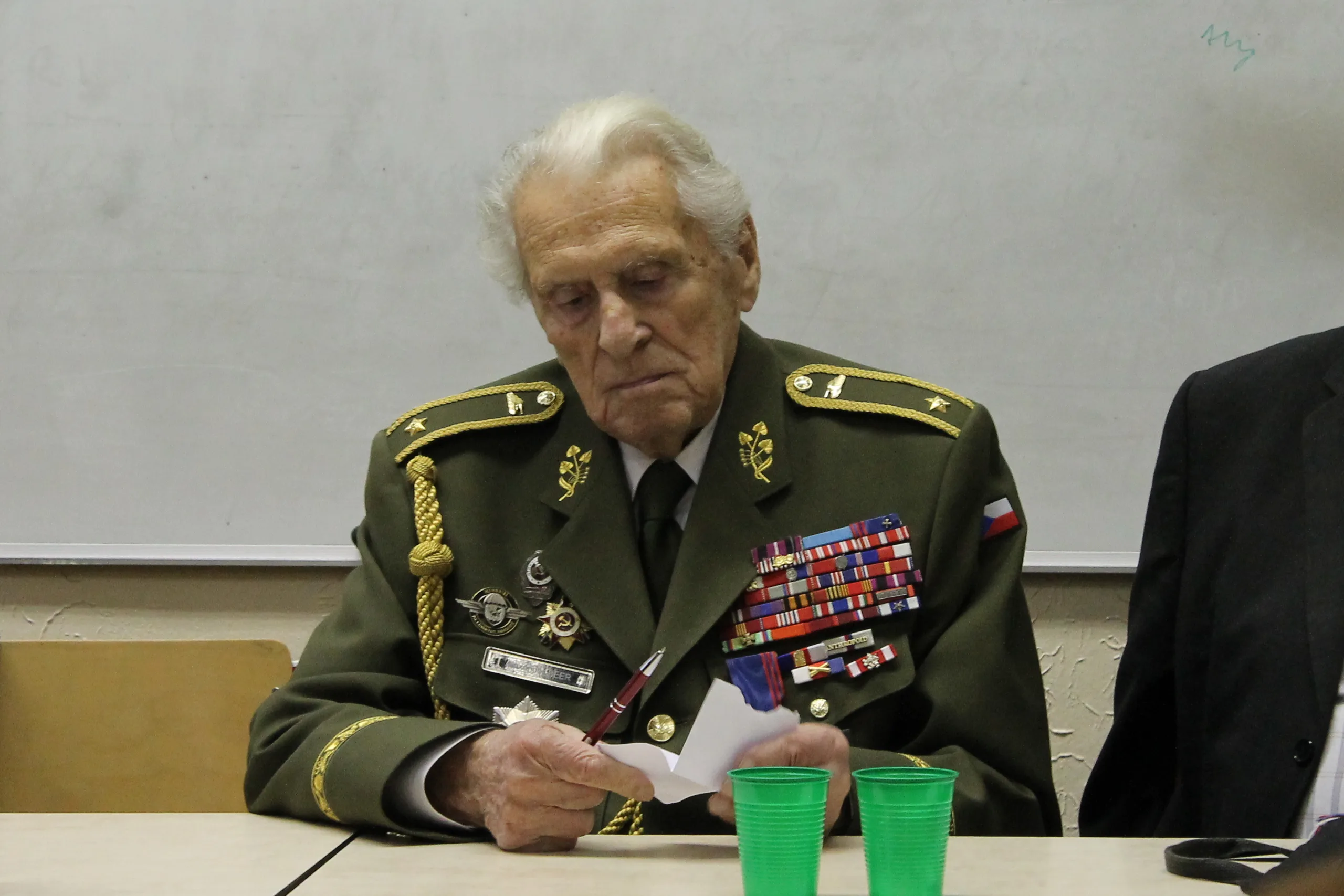 Portrait of Alexander Beer (1917–2015) – memorial page