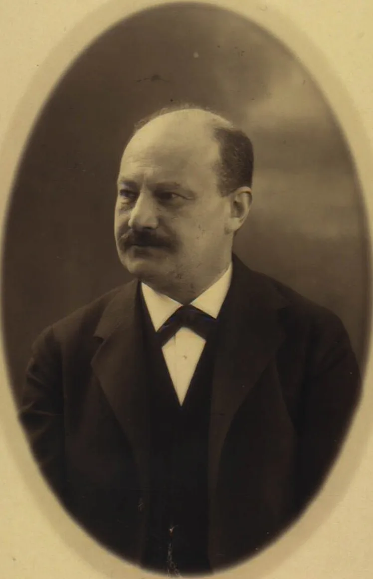 Portrait of Hartvig Dessau (1854–1920) – memorial page