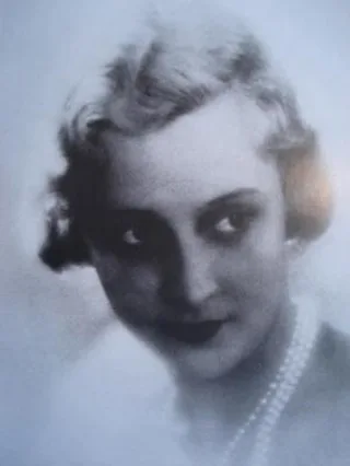 Portrait of Elmeskhan Hagundokue (1898–1985) – memorial page