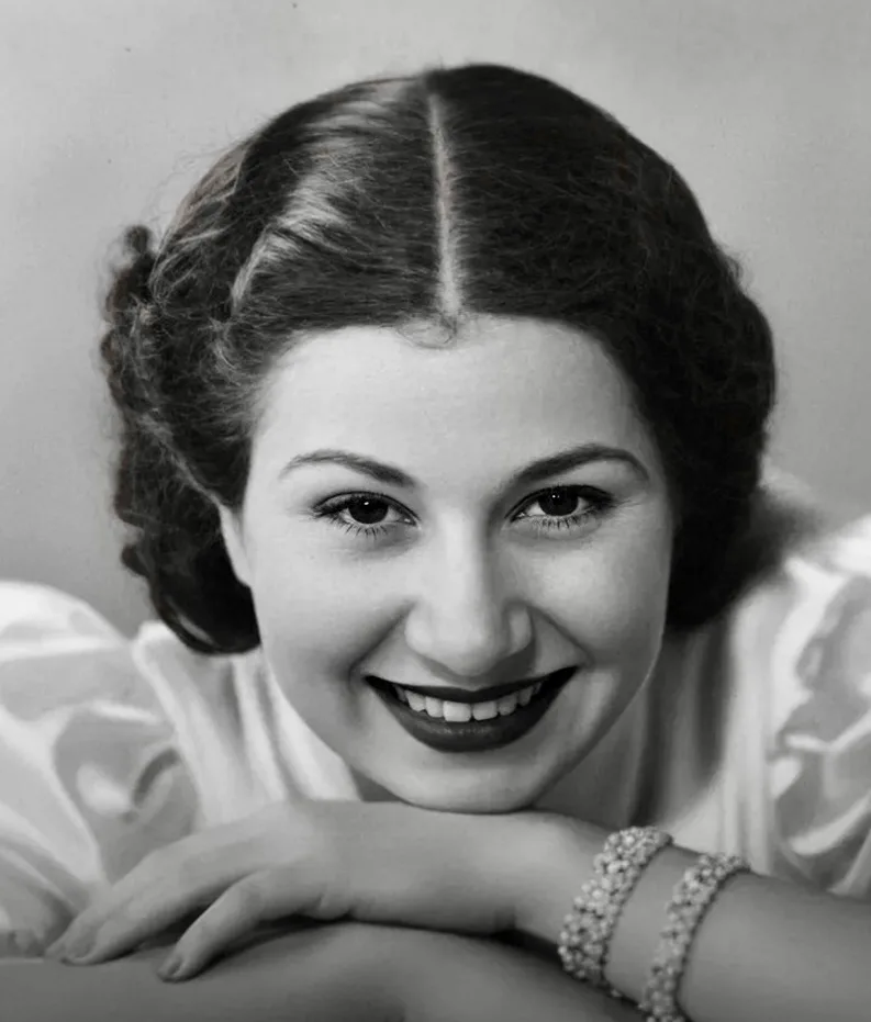 Portrait of Umm Kulthum (1898–1975) – memorial page
