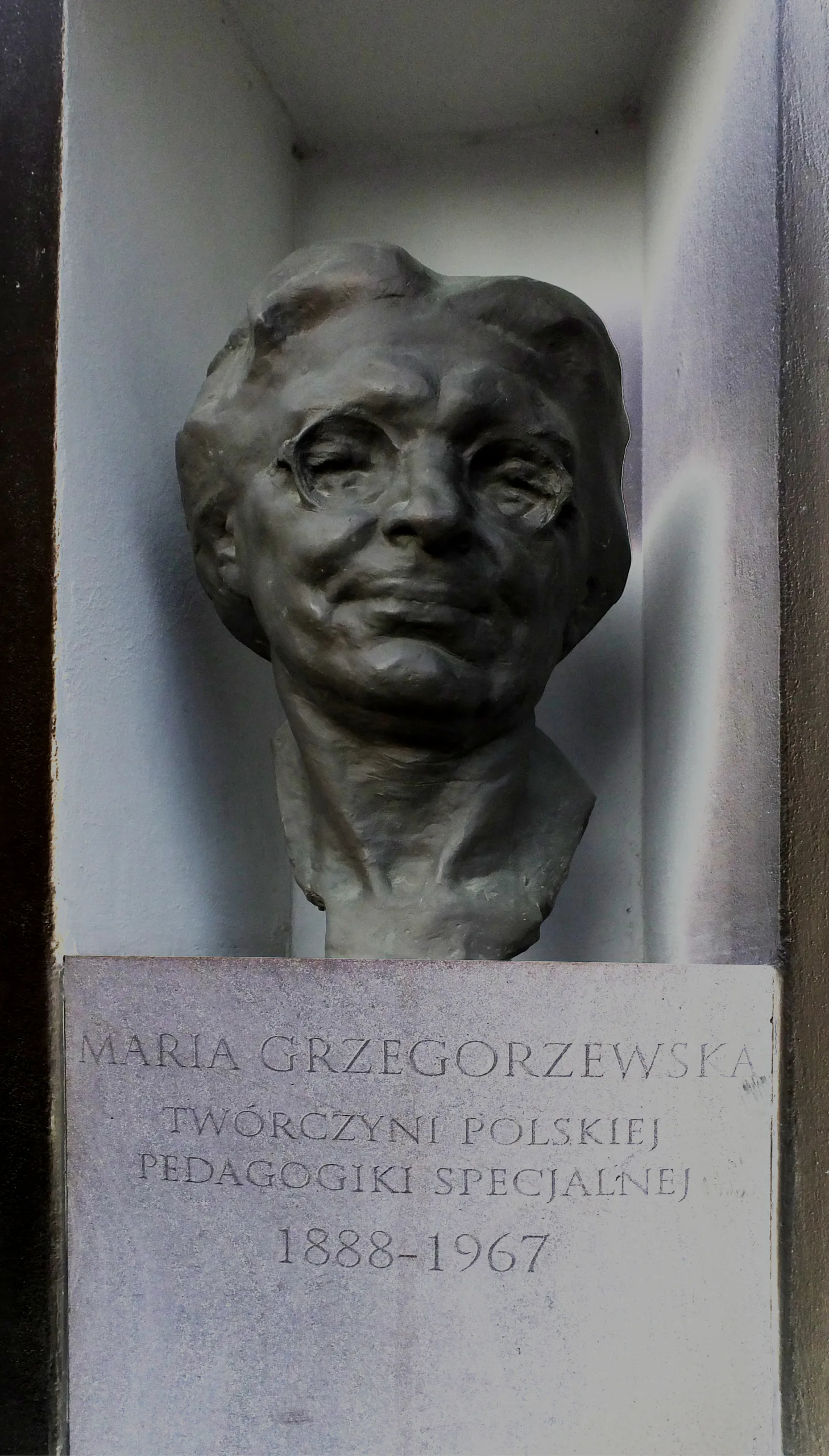 Porträt von Maria Grzegorzewska (1888–1967) – Gedenkseite
