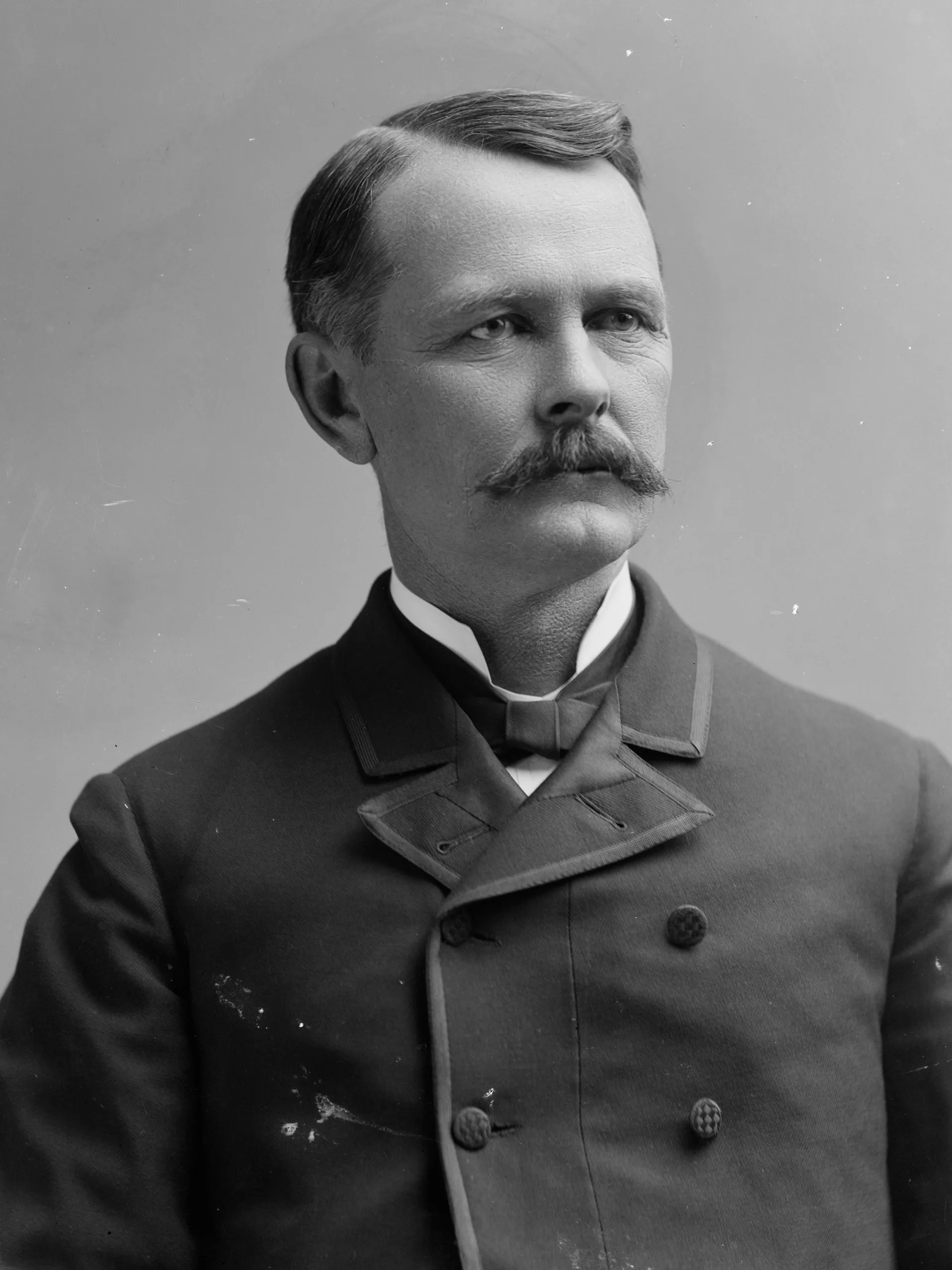Porträt von Darwin Hall (1844–1919) – Gedenkseite