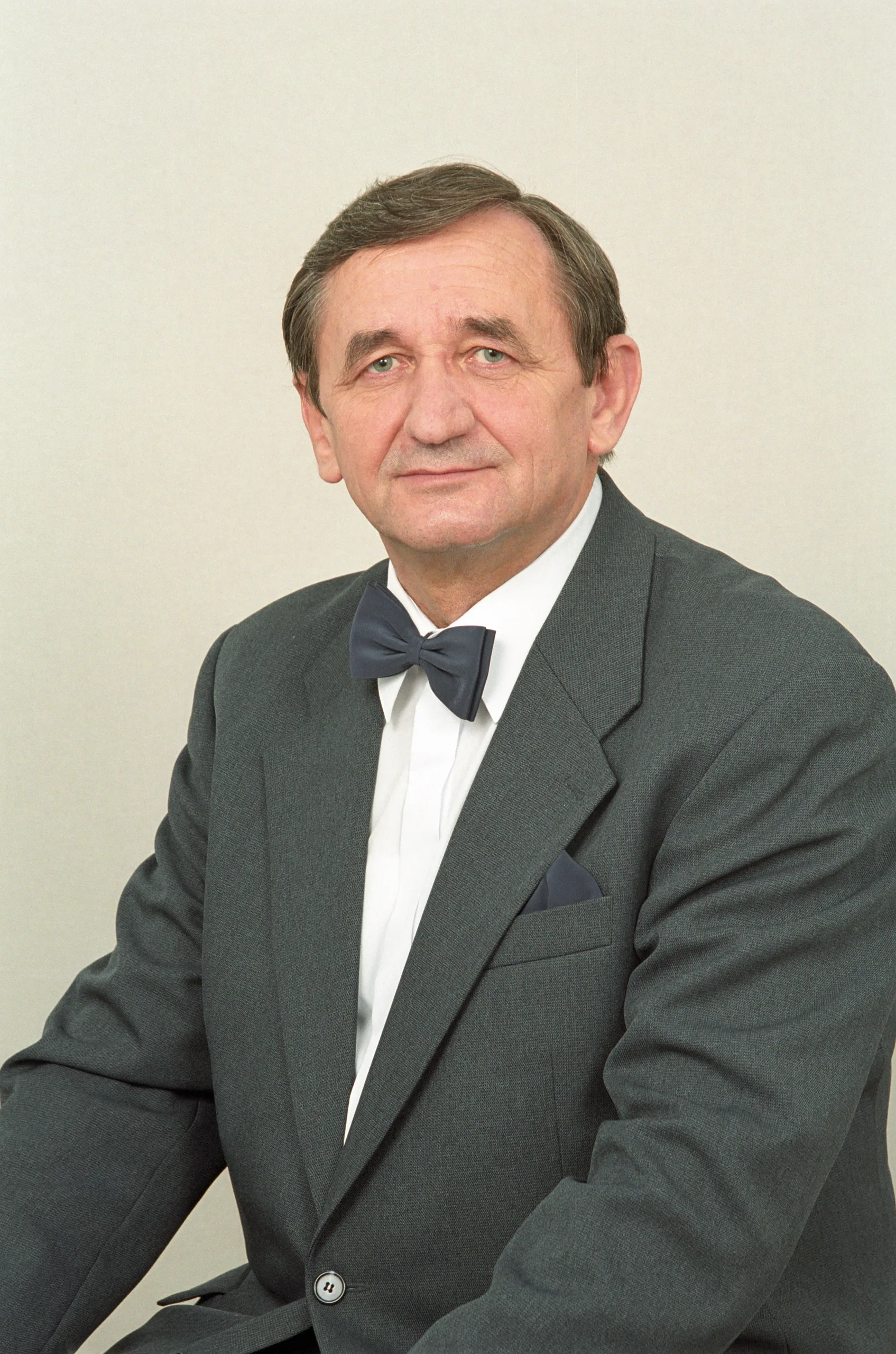Portrait of January Bień (1943–2021) – memorial page