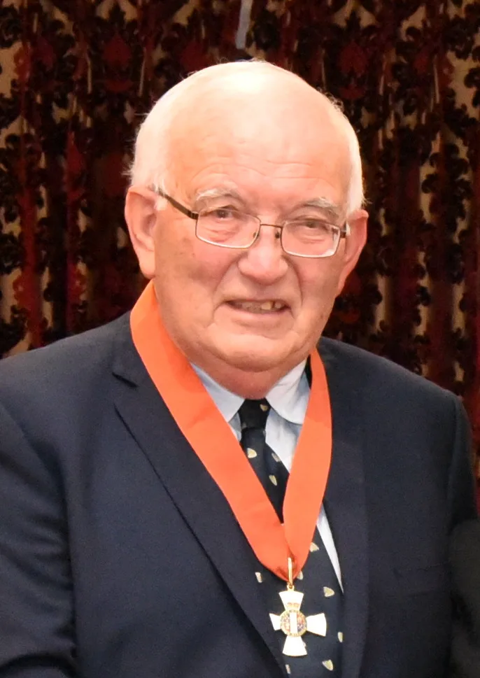 Porträt von George Salmond (1937–2019) – Gedenkseite
