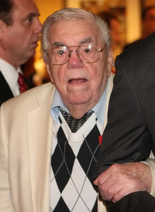 Porträt von Lou Duva (1922–2017) – Gedenkseite