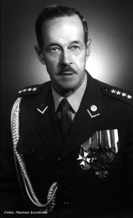 Portrait of Marian Łoziński (1913–1998) – memorial page