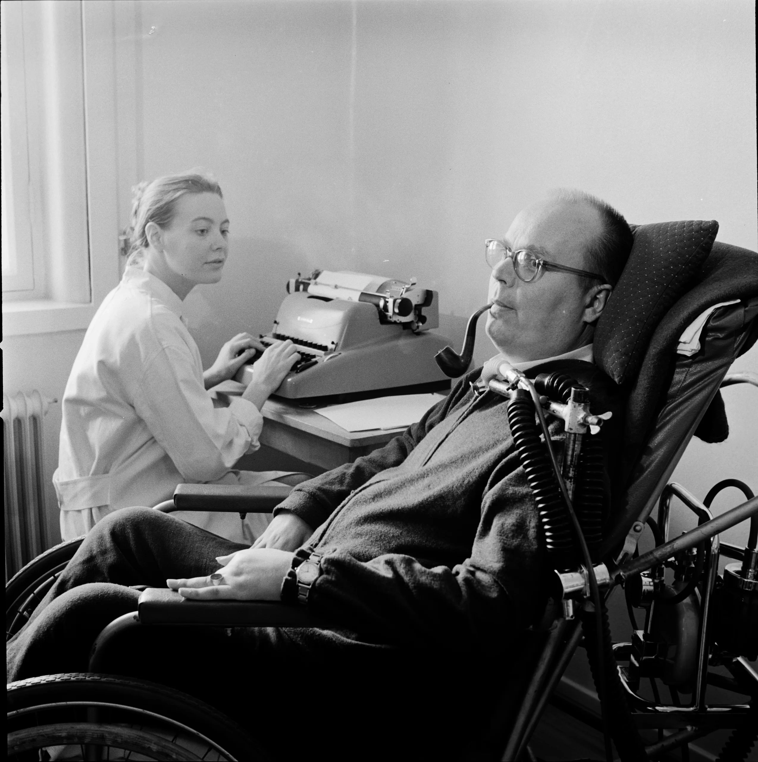 Portrait of Olli Aro (1920–1968) – memorial page
