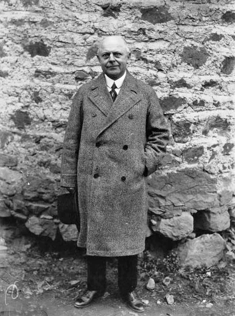 Portrait of Robert Forrer (1866–1947) – memorial page