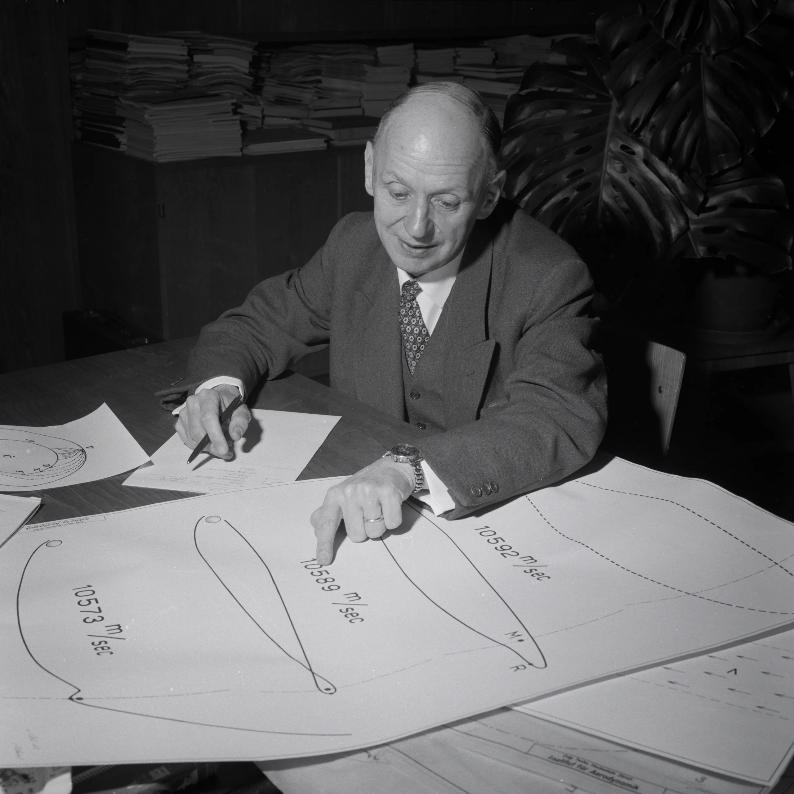 Portrait of Jakob Ackeret (1898–1981) – memorial page