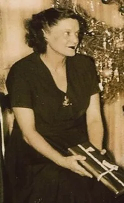 Portrait of Roberta West Nicholson (1903–1987) – memorial page
