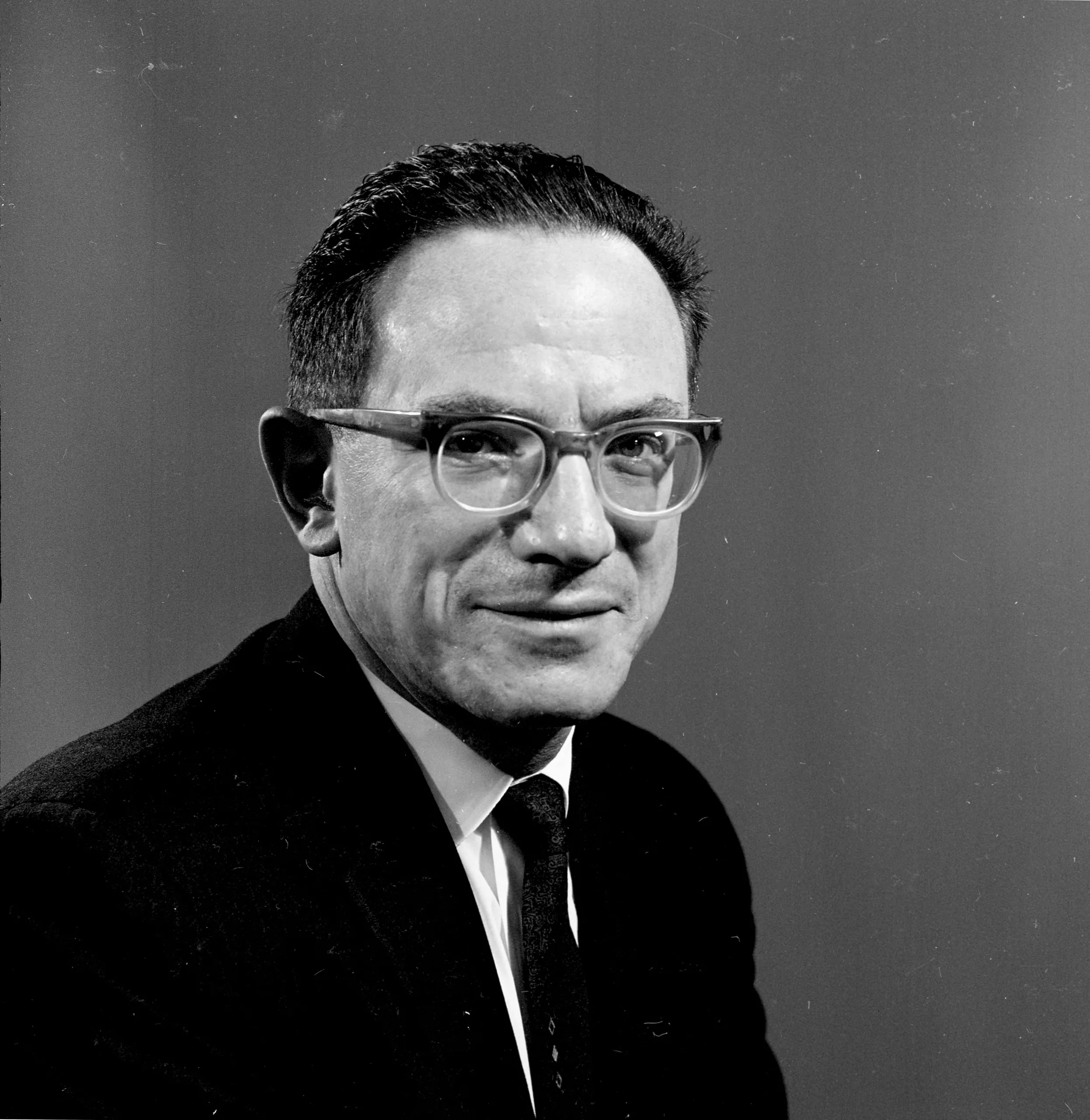 Portrait of Kenneth Case (1923–2006) – memorial page
