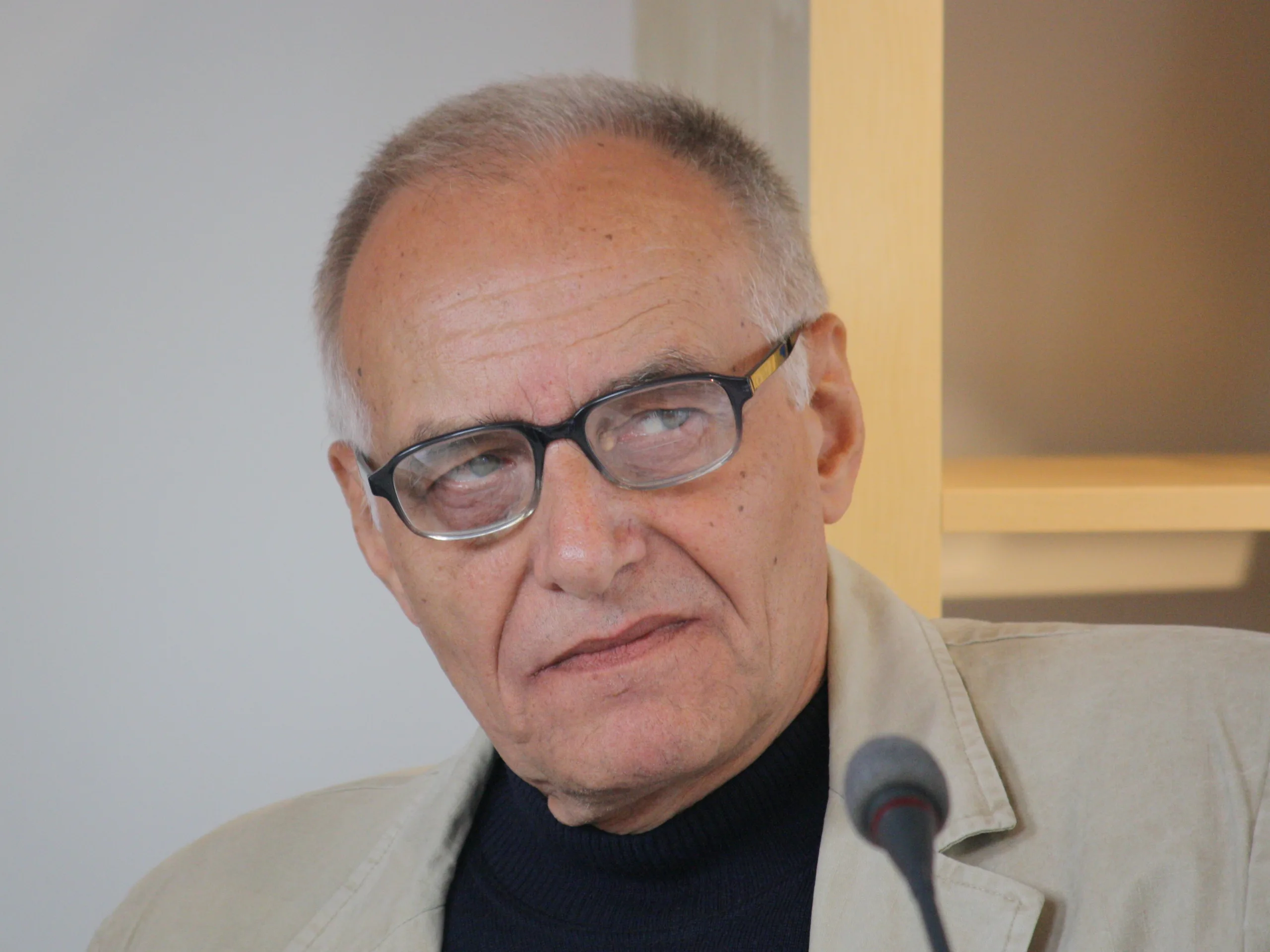 Porträt von Pavel Vilikovský (1941–2020) – Gedenkseite
