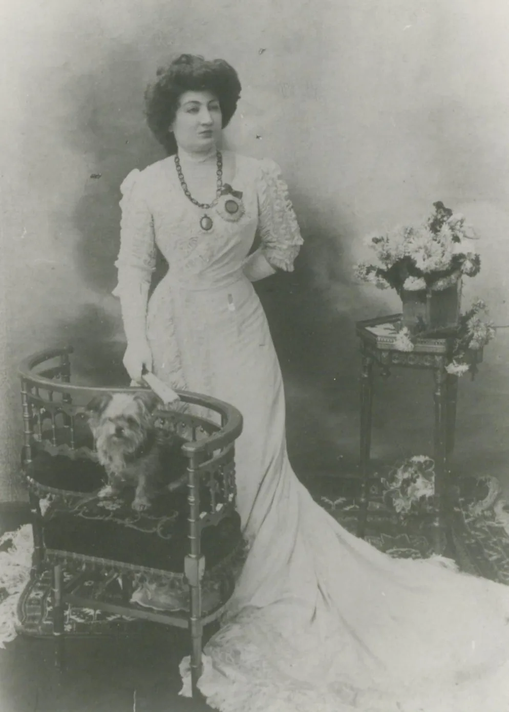 Porträt von Hatice Sultan (1870–1938) – Gedenkseite