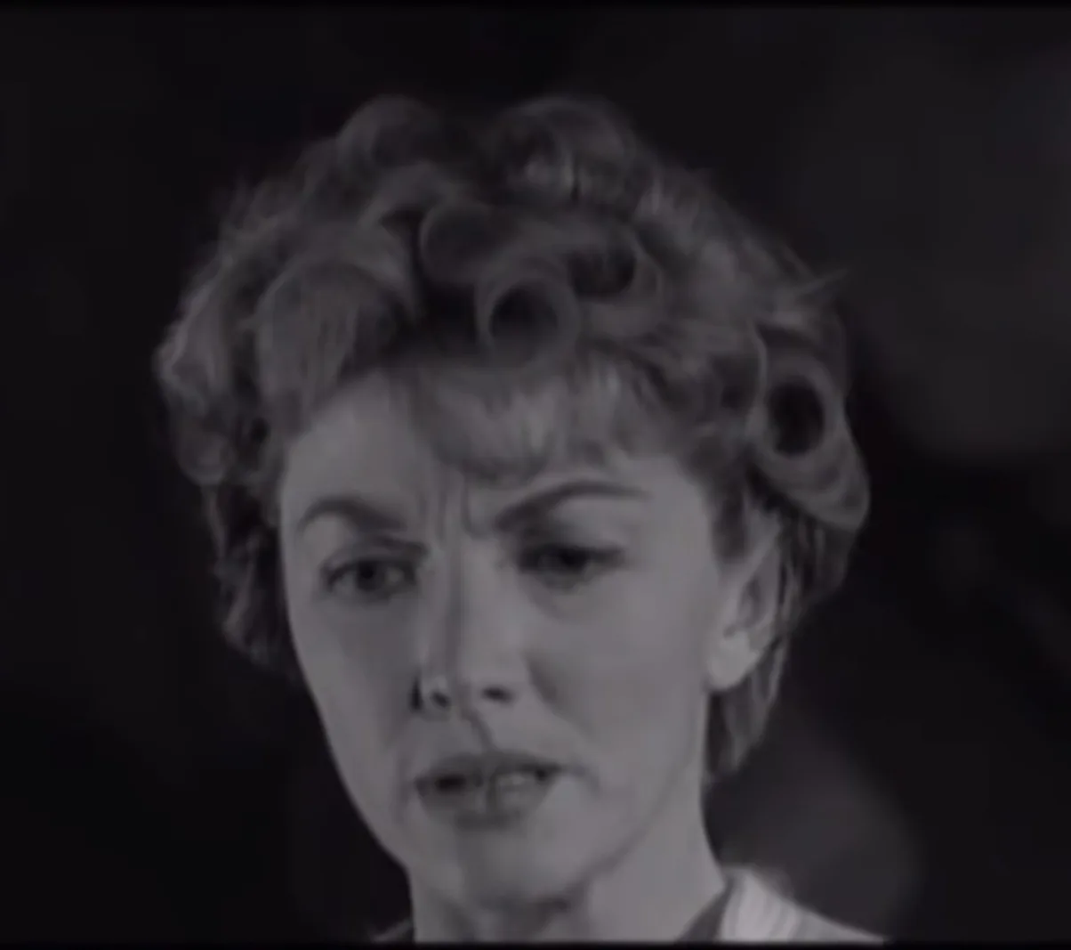 Porträt von Phyllis Coates (1927–2023) – Gedenkseite