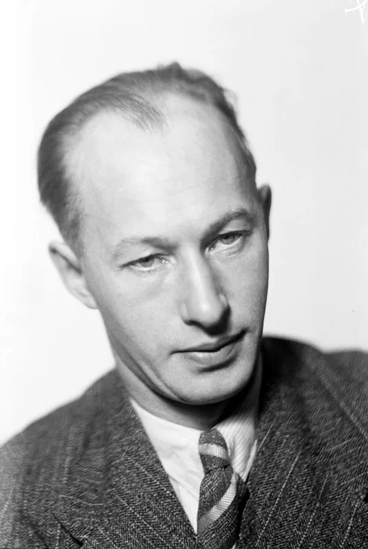 Portrait of Eyvind Johnson (1900–1976) – memorial page