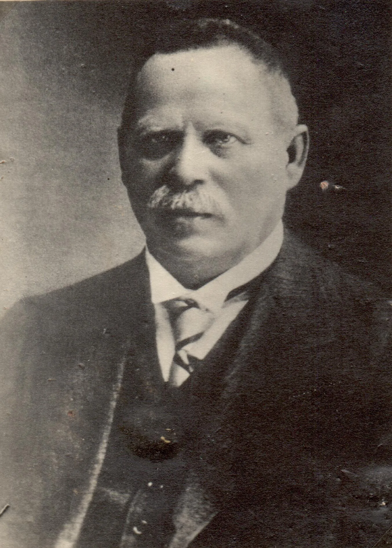 Portrait of Oswald Sohre (1854–1914) – memorial page