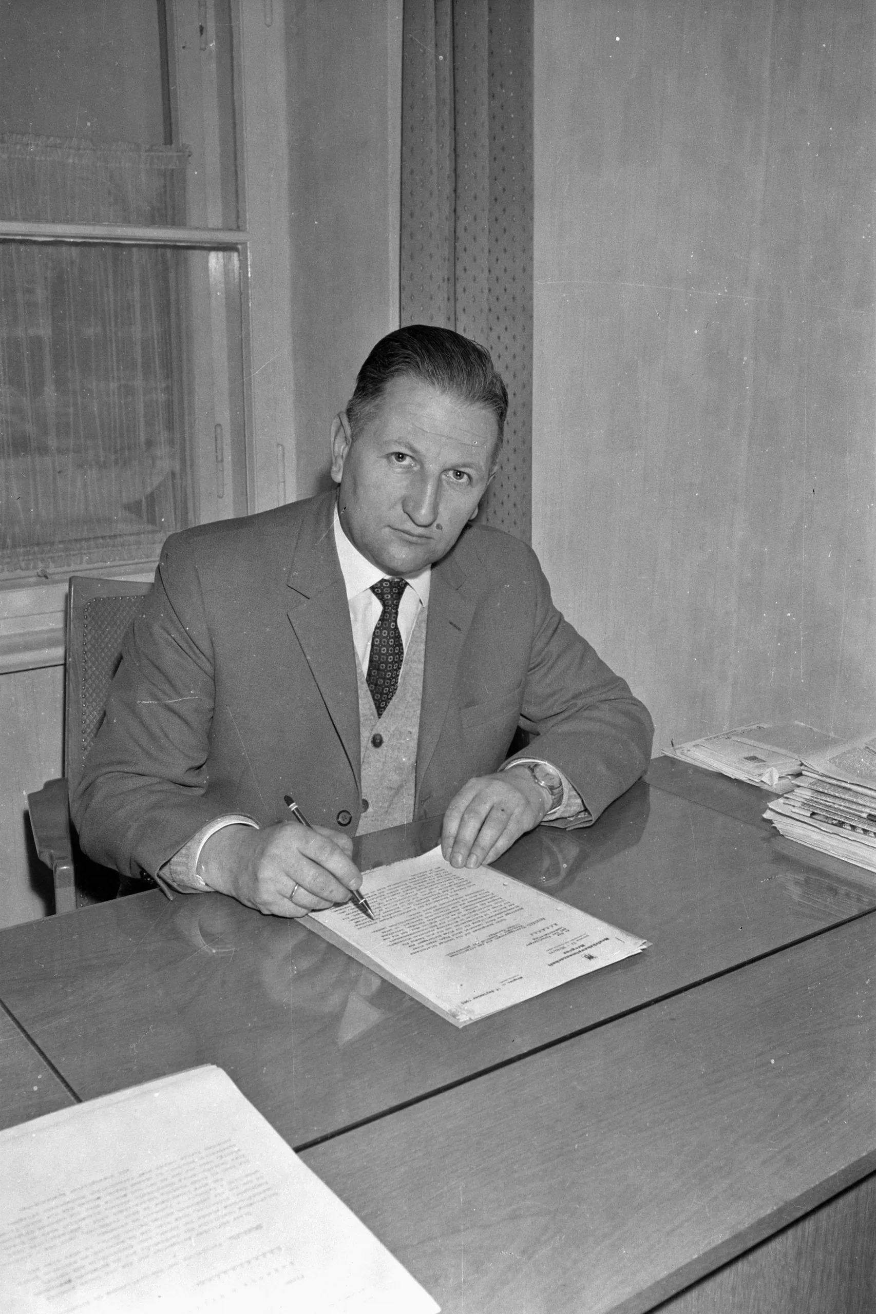Portrait of Elwin Blum (1920–2002) – memorial page