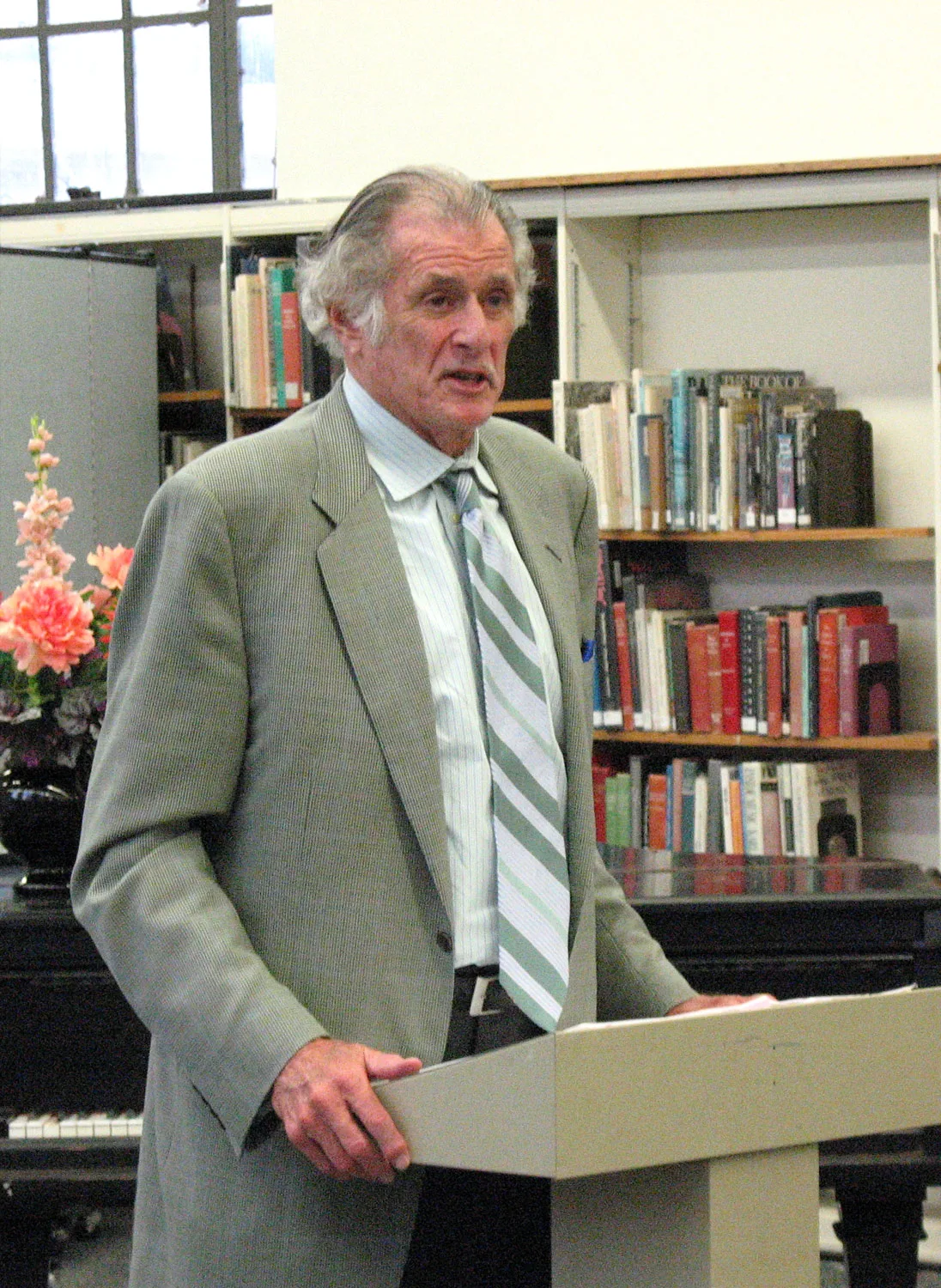 Portrait of Frank Deford (1938–2017) – memorial page