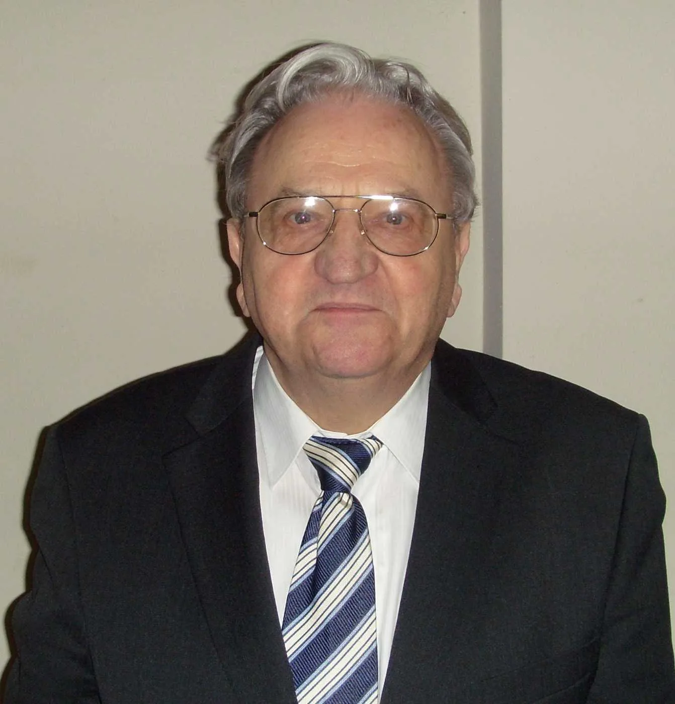 Porträt von Ernst Schmutzer (1930–2022) – Gedenkseite
