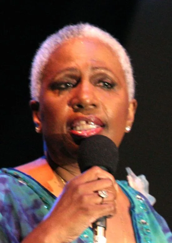 Porträt von Ethel Ennis (1932–2019) – Gedenkseite