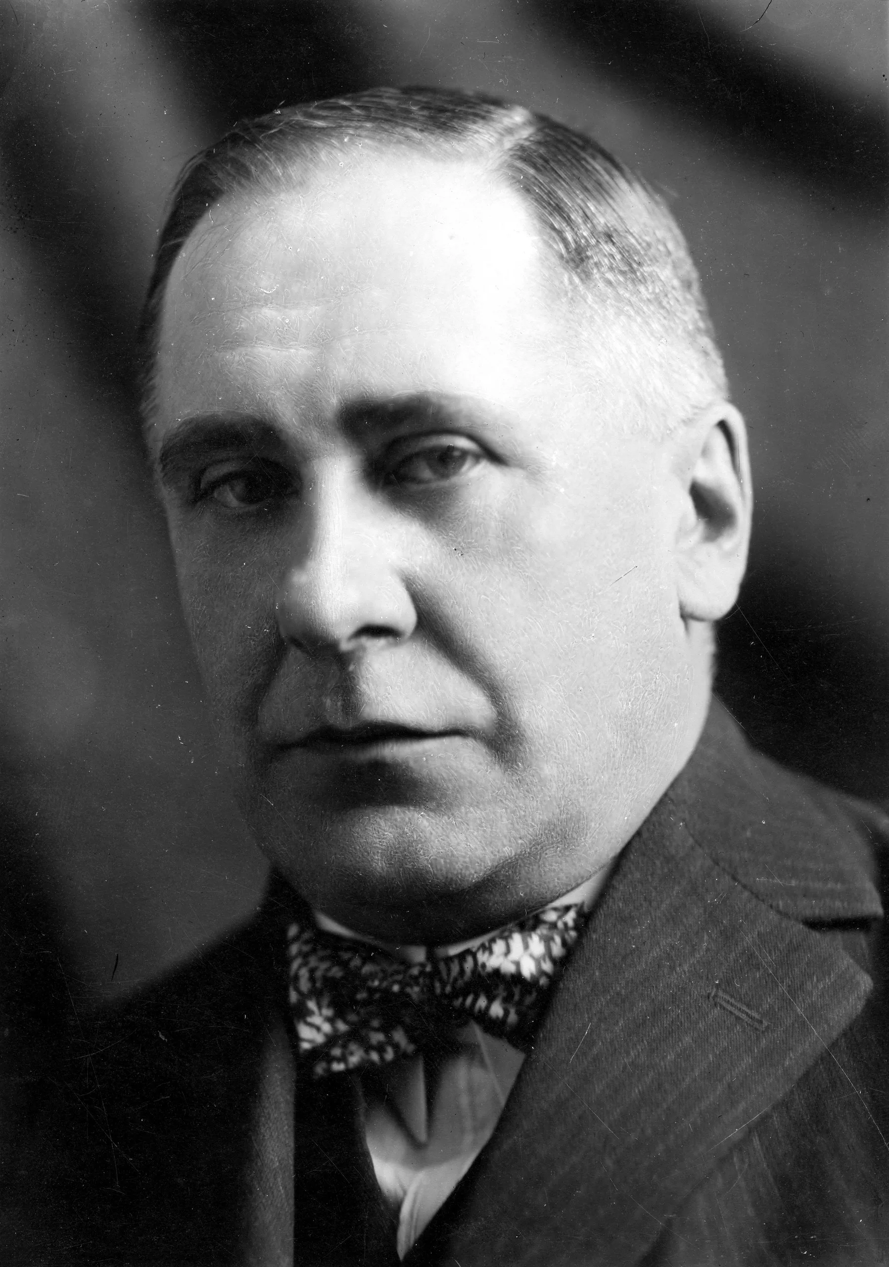 Porträt von Ferdynand Antoni Ossendowski (1878–1945) – Gedenkseite
