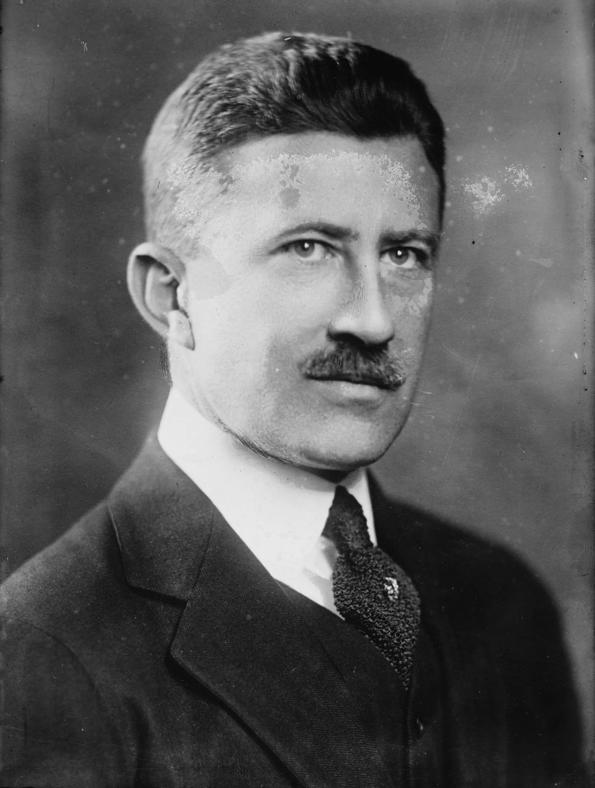 Portrait of Frederick Hale (1874–1963) – memorial page