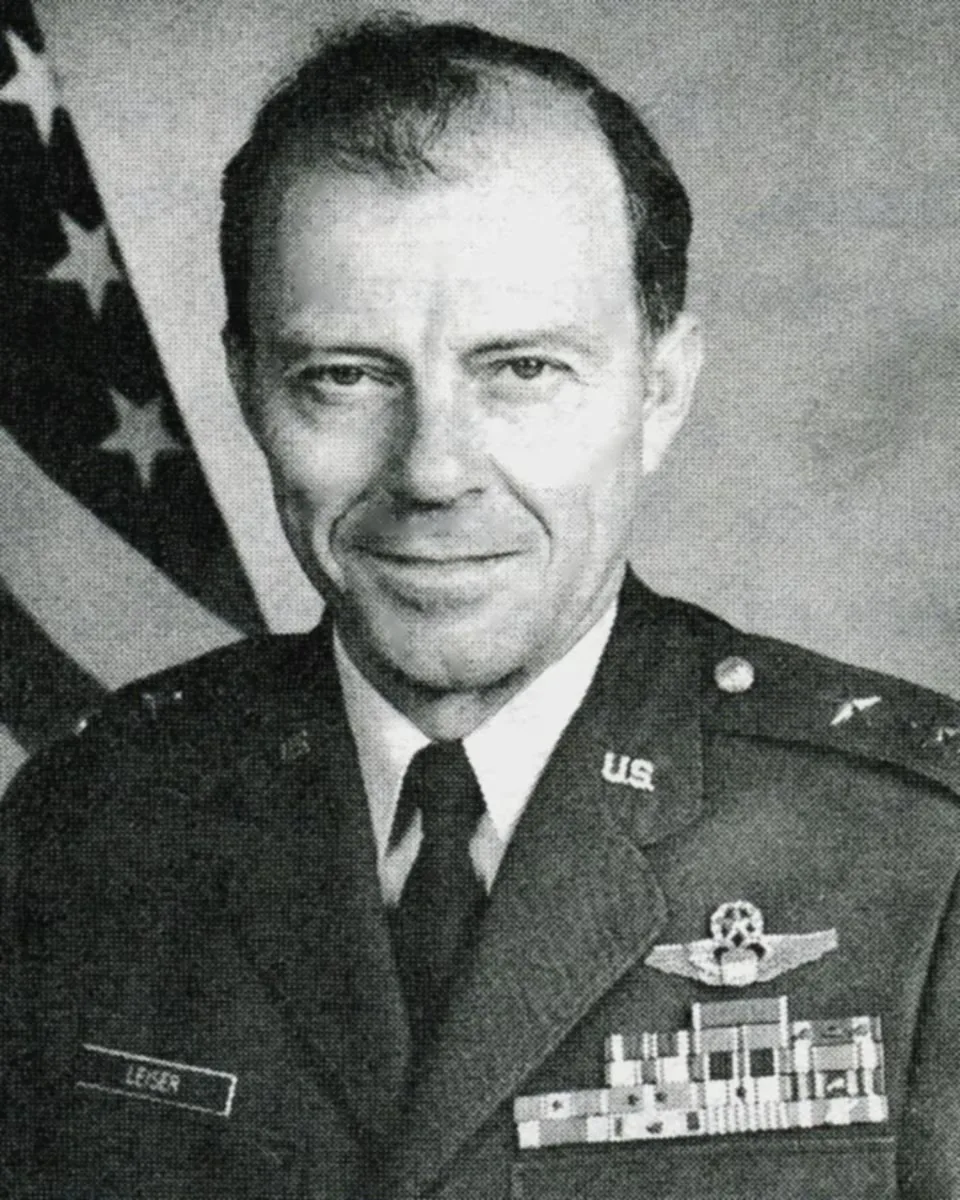 Porträt von Louis G. Leiser (1927–2009) – Gedenkseite