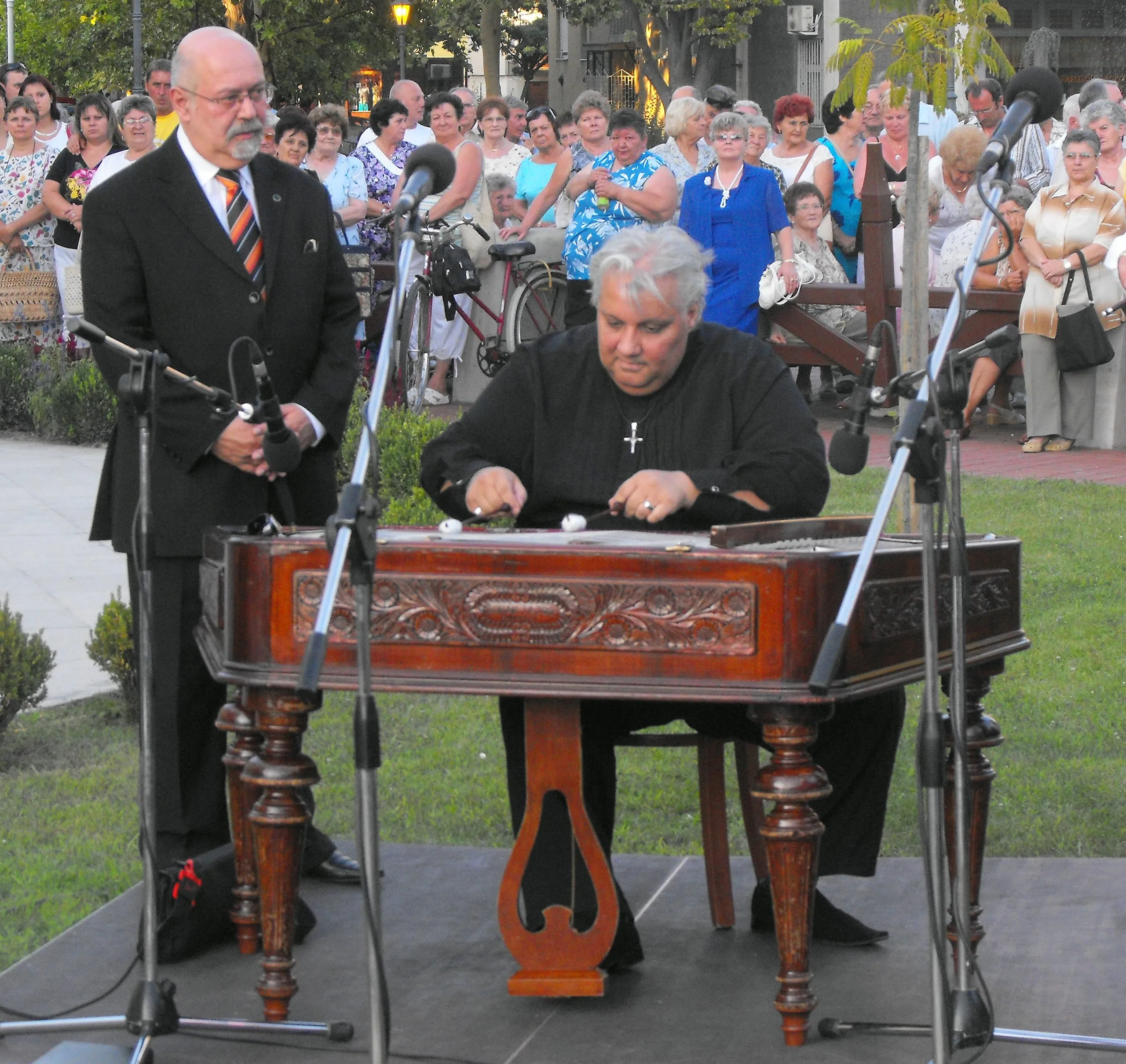 Oszkár Ökrös