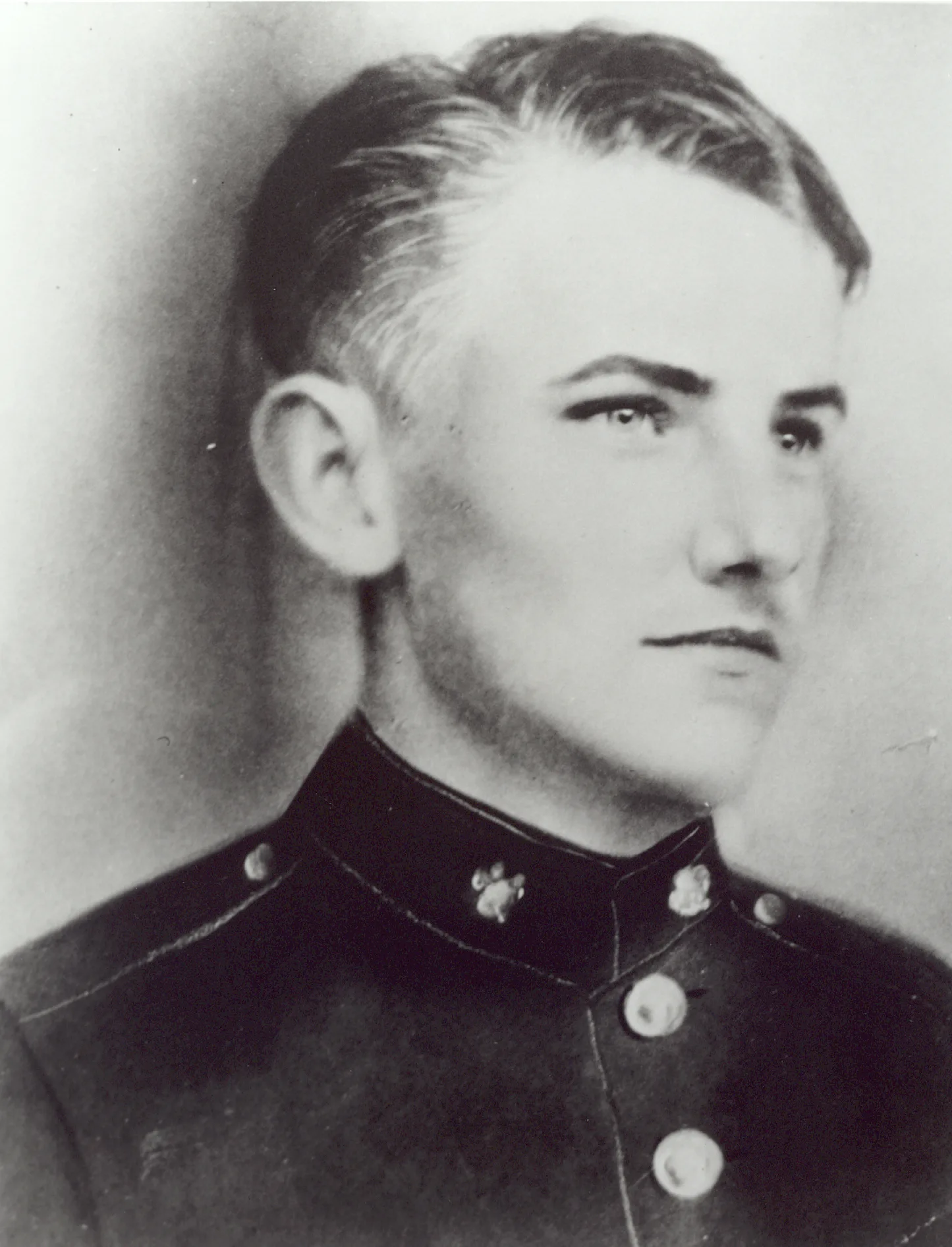 Portrait of Robert L. Wilson (1920–1944) – memorial page