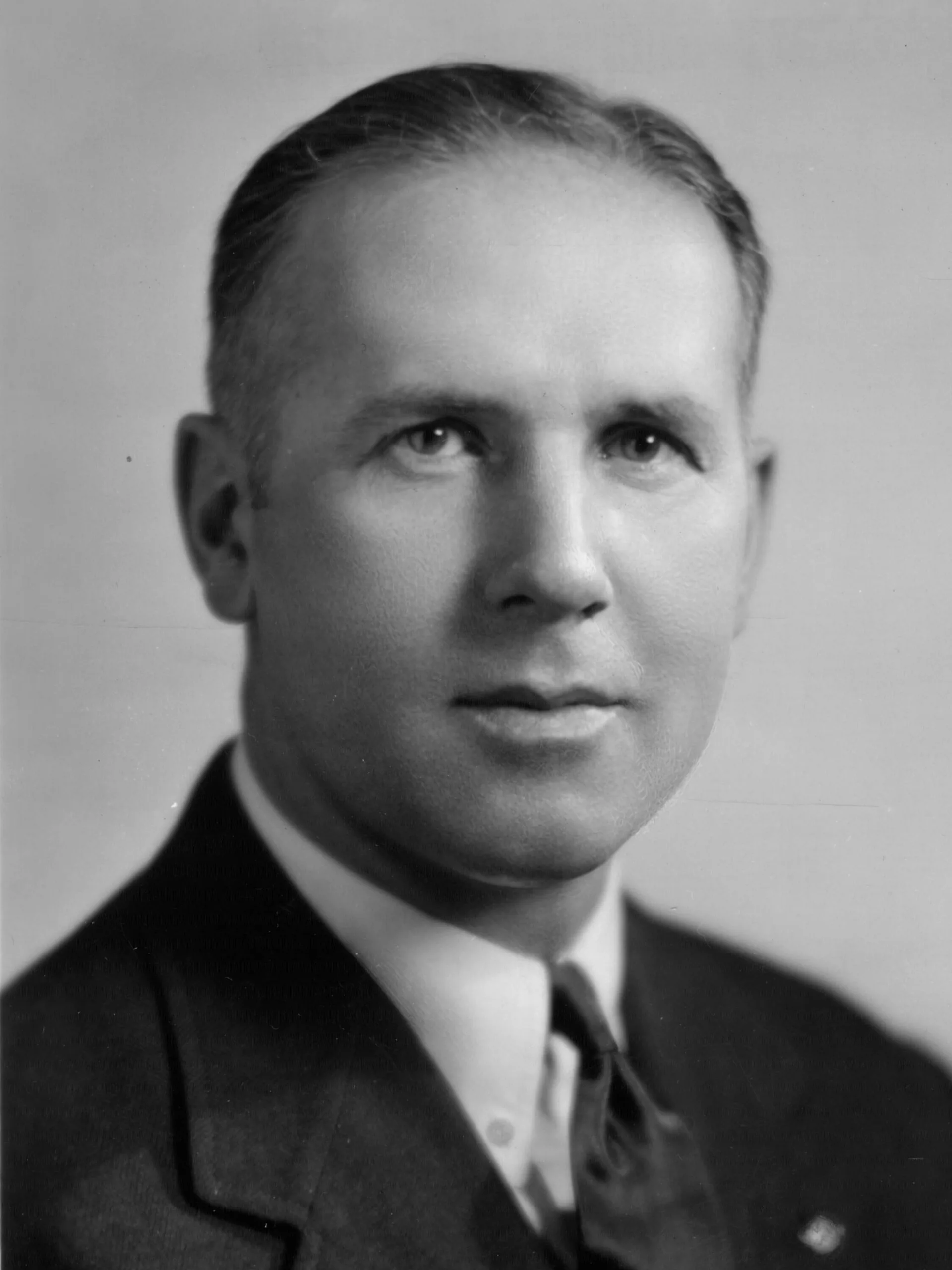 Porträt von George MacKinnon (1906–1995) – Gedenkseite
