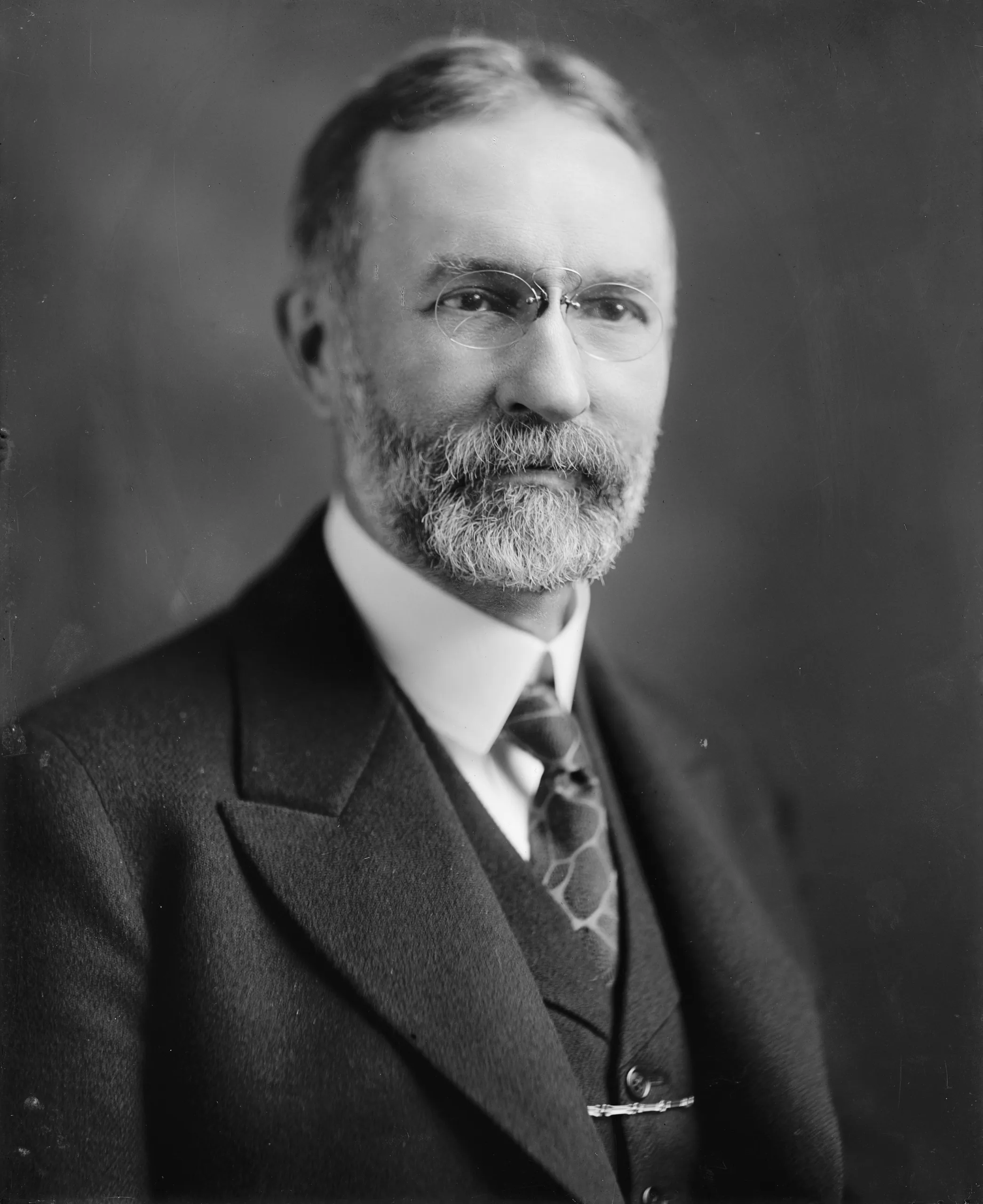Portrait of George Sutherland (1862–1942) – memorial page