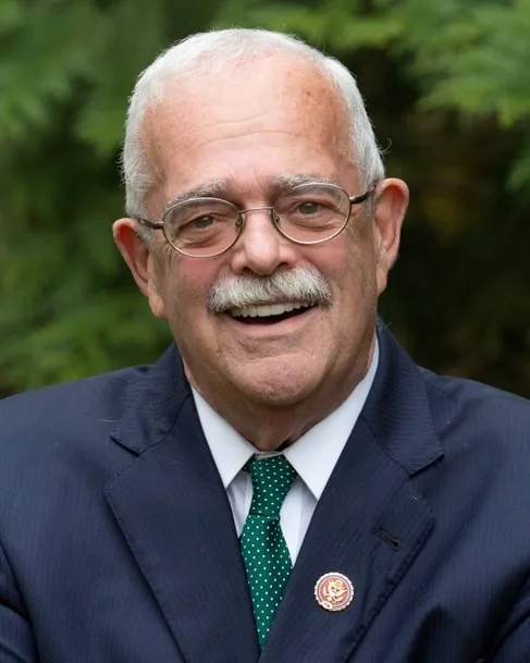 Portrait of Gerry Connolly (1950–2025) – memorial page