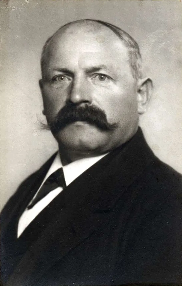 Portrait of Josef Engelhardt (1872–1951) – memorial page