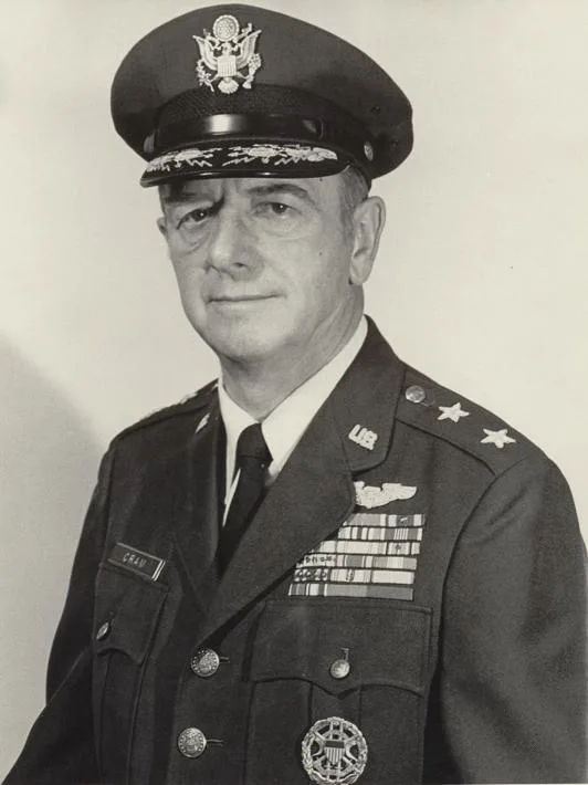 Porträt von Reginald M. Cram (1914–2004) – Gedenkseite