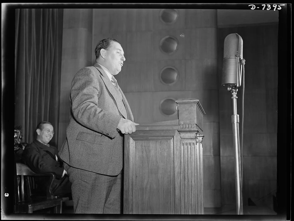 Porträt von Leon Henderson (1895–1986) – Gedenkseite
