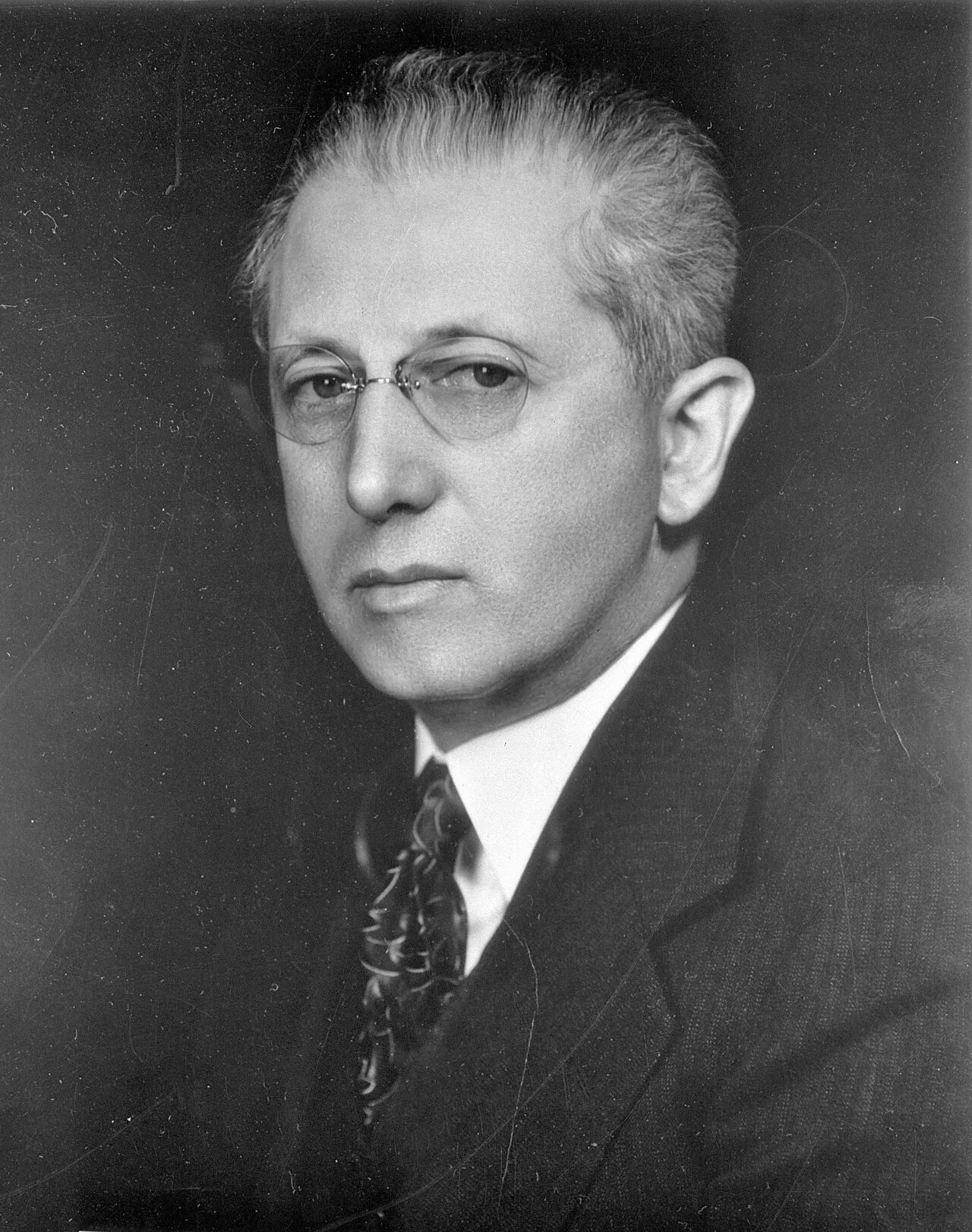 Portrait of Harry Aaron Hollzer (1880–1946) – memorial page