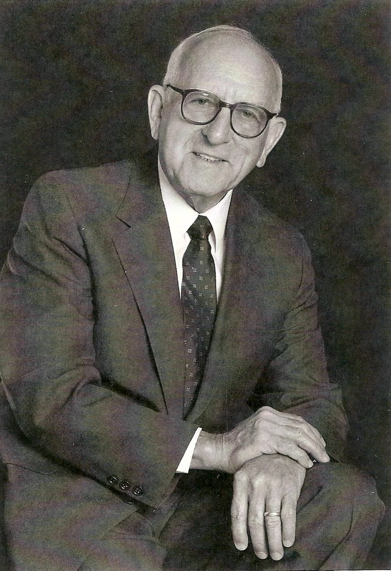 Portrait of James A. Knight (1918–1998) – memorial page