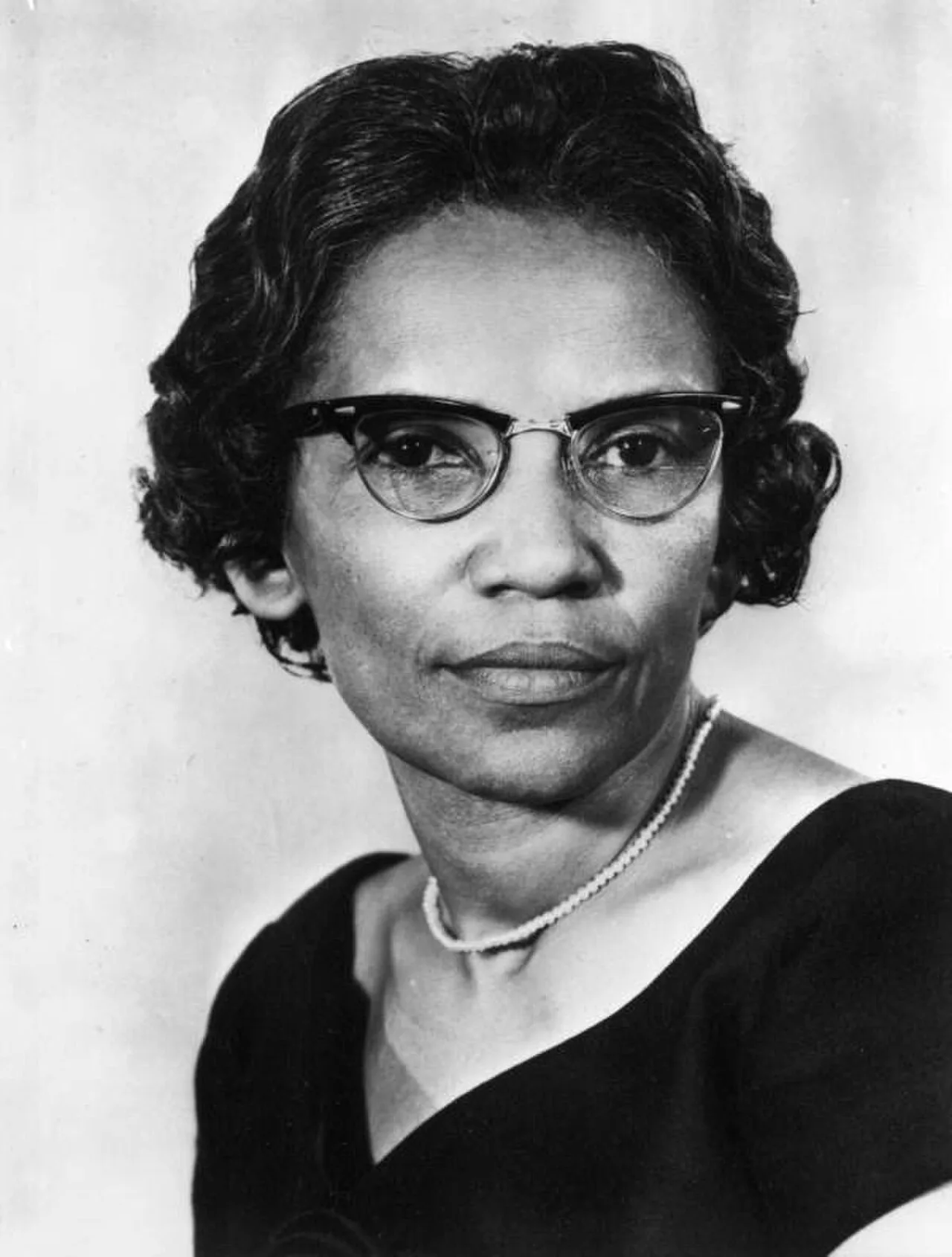 Porträt von M. Athalie Range (1915–2006) – Gedenkseite